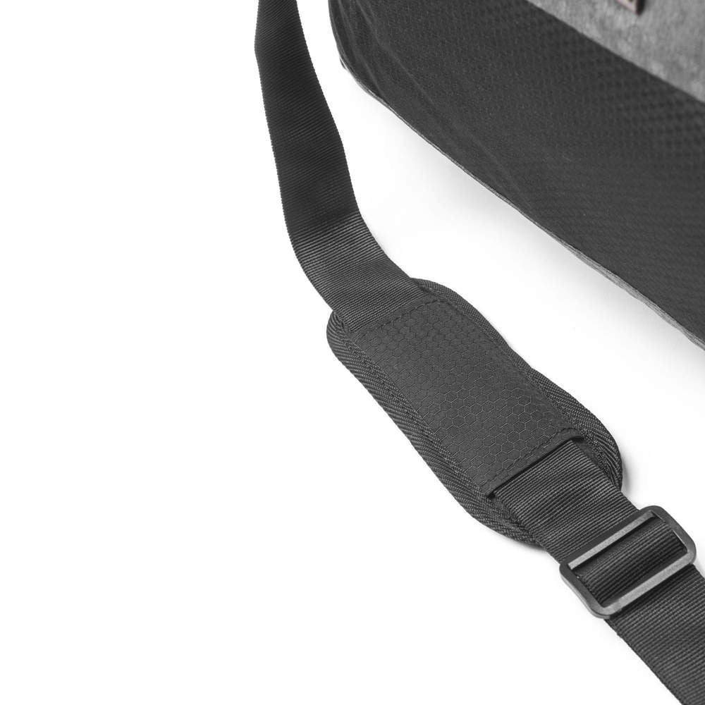 Bolso Hexa Duffel Bag Gris